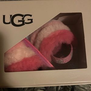 Babygirl UGG slippers Size 02/03 Pink!!!